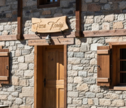 Ahşap Villa Tabelası