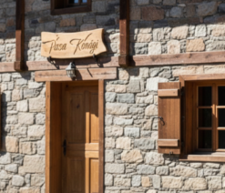 Ahşap Villa Tabelası