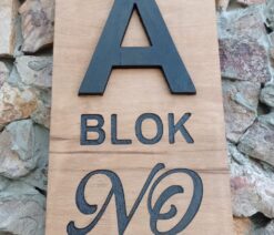 Ahşap Kapı Tabelası